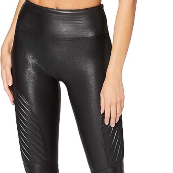 SPANX Faux Leather Moto Leggings Style 20136R Very Black Shapewear Biker MEDIUM - Picture 2 of 12